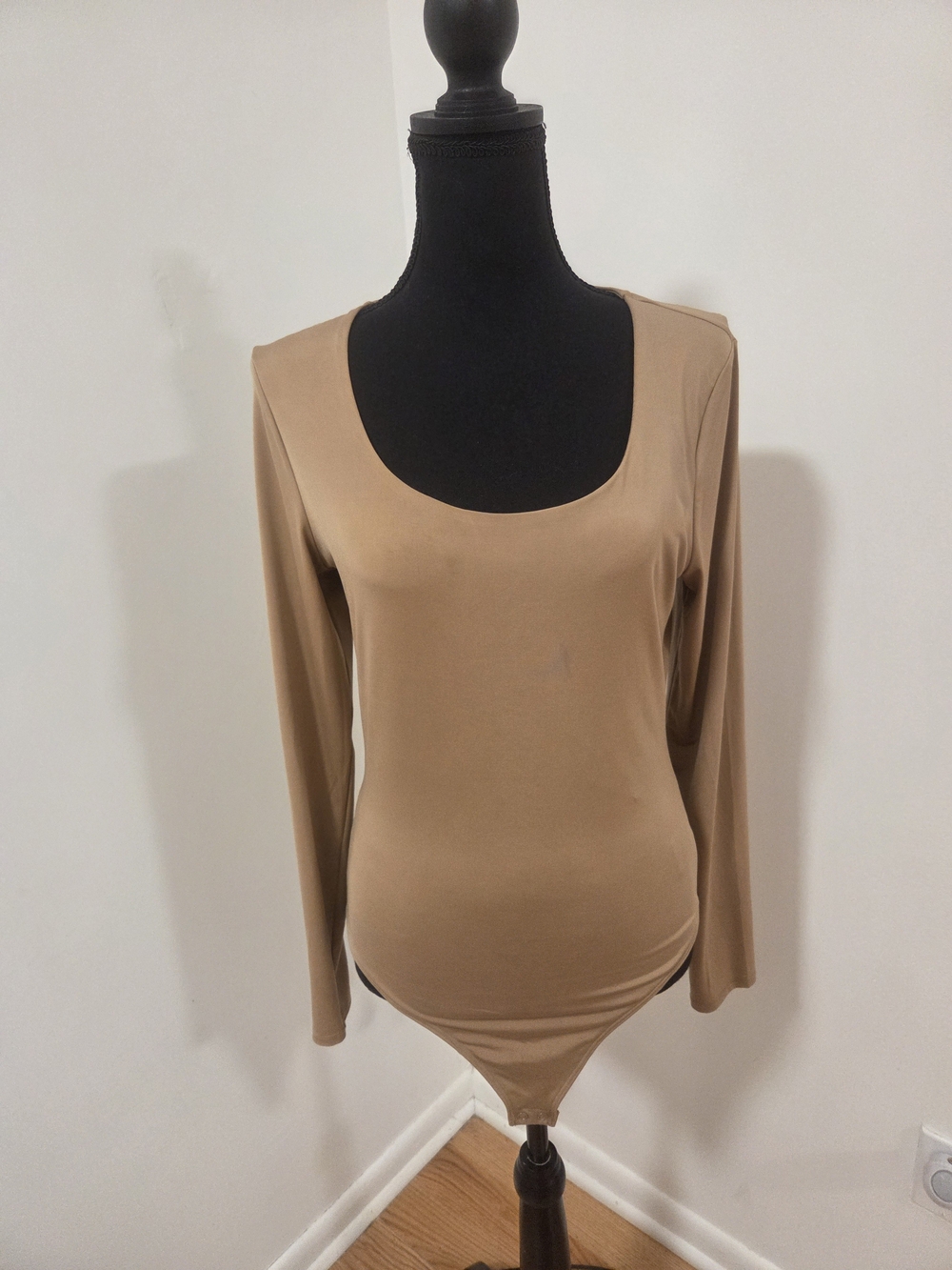 Express Long Sleeve Scoop Neck Bodysuit - Camel